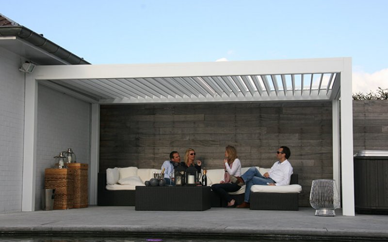consultant Brig vers Solero® Shuttercube | Dach mit bewegliche Dachlamellen und Wände